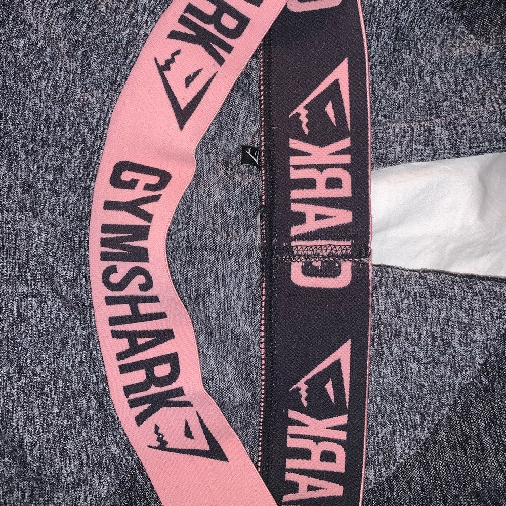 Medium gym shark leggings charcoal and baby pink
